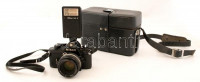 Nikon EM fényképezőgép Nikkor 50 mm 1:1,8-as objektívvel, Nikon SB-E vakuval, műbőr táskában,
