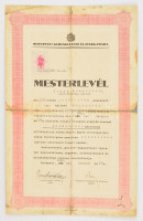 1940 Mesterlevél Jakab Sándorné (Diószegi Márta), kozmetikus, kartonra kasírozva, hajtásnyomoknál szétvált, foltos,  Budapesti Kereskedelmi és Iparkamara által kiállítva, 2 ezer adópengős okmánybélyeggel, aláírásokkal